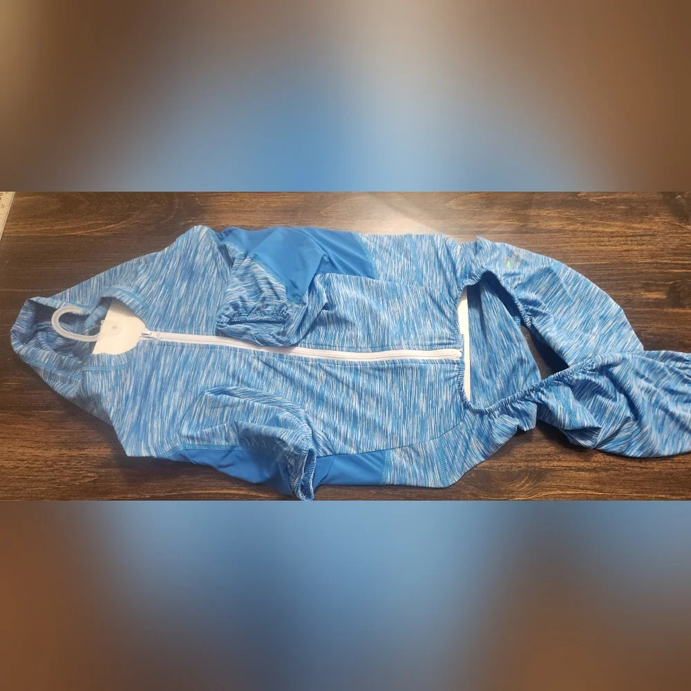 Pet Life Athletic Sportseries Doggie Jacket with Hoodie Sz: Large